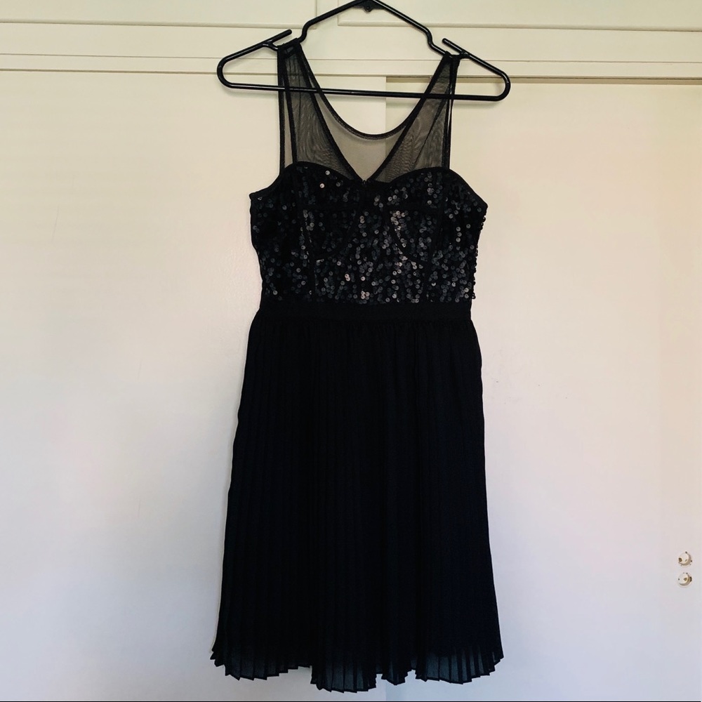 Esley detailed black dress perfect for weddings